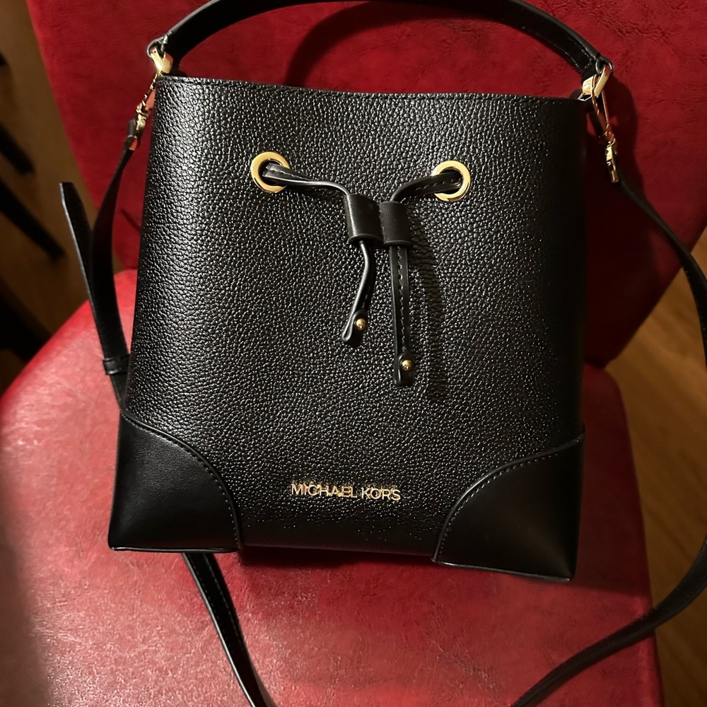 Michael Kors black medium bucket purse